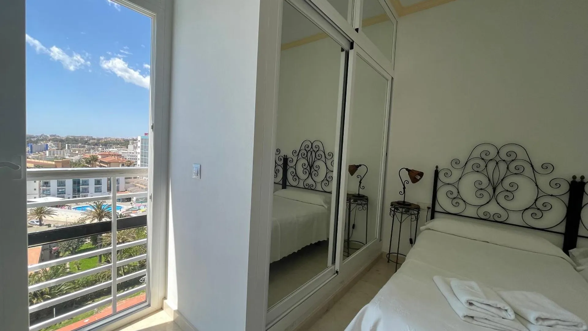 Apartment Apartamentos La Roca Rentals Torremolinos